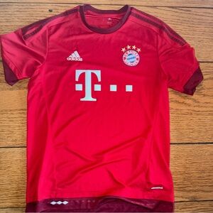 Adidas Men’s Red Bayern Munch Soccer Jersey